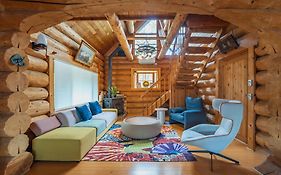 Hakuba Riverside Loghouse